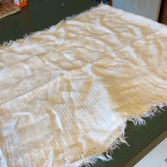 Scarf white , lrg - Picture 4 of 7